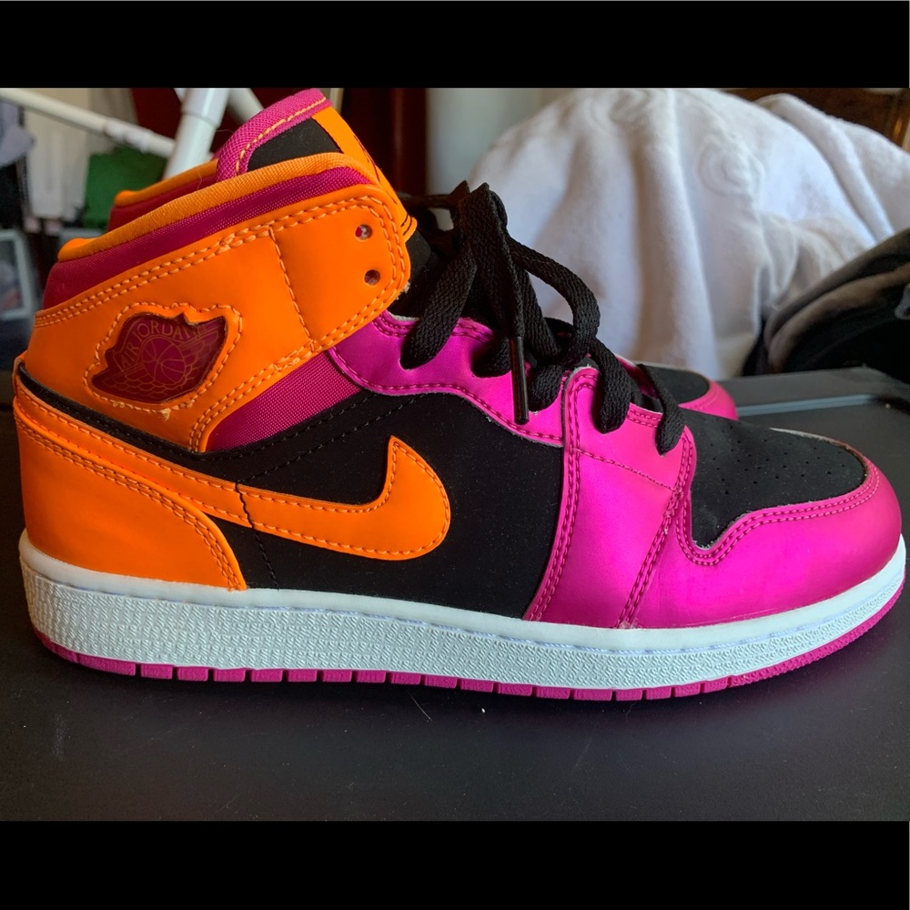 Girls Air Jordan 1 Mid GS 7